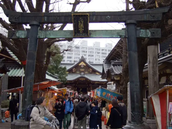 Plum blossom at Yushima Tenjin
